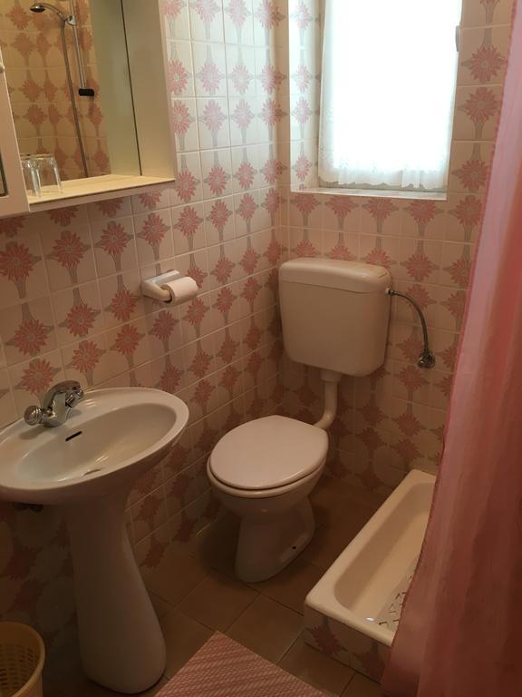 Apartment Biserka Barbat na Rabu Zewnętrze zdjęcie