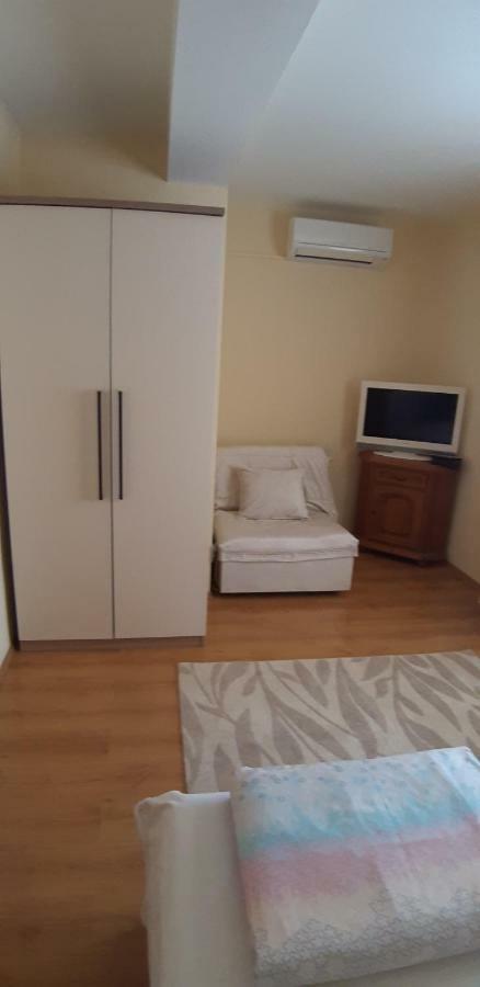 Apartment Biserka Barbat na Rabu Zewnętrze zdjęcie