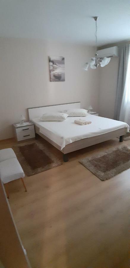 Apartment Biserka Barbat na Rabu Zewnętrze zdjęcie