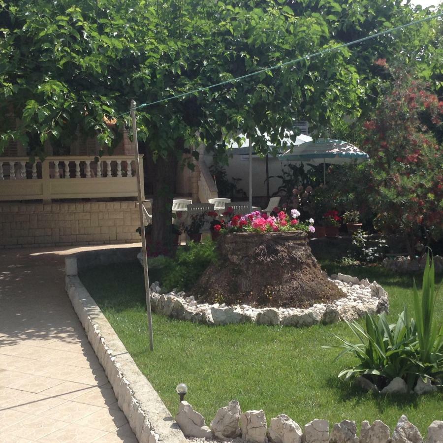 Apartment Biserka Barbat na Rabu Zewnętrze zdjęcie