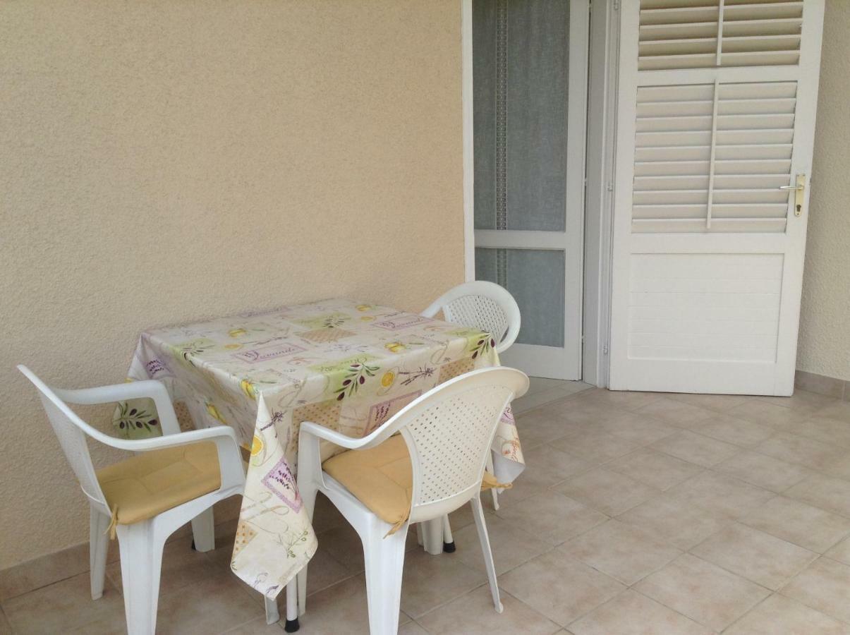 Apartment Biserka Barbat na Rabu Zewnętrze zdjęcie